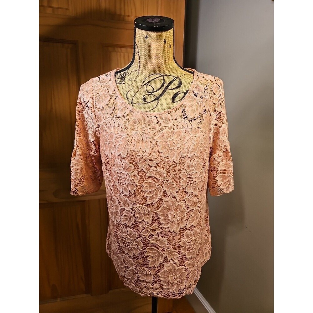 Dress Barn Women's Shirt Size Medium Pink Lace Summer Short Sleeve